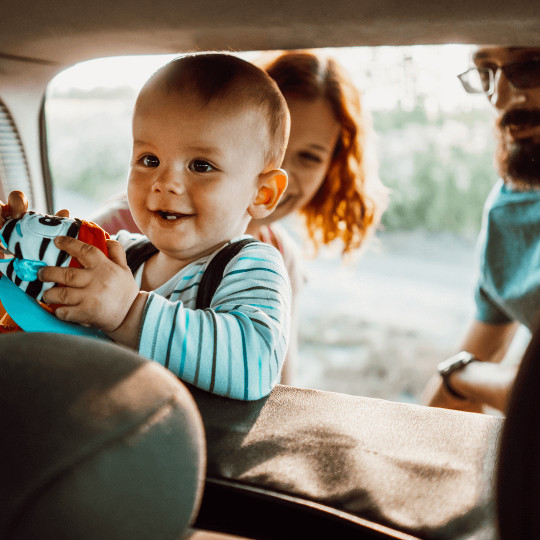 Los mejores trucos para viajar con un bebé sin estrés